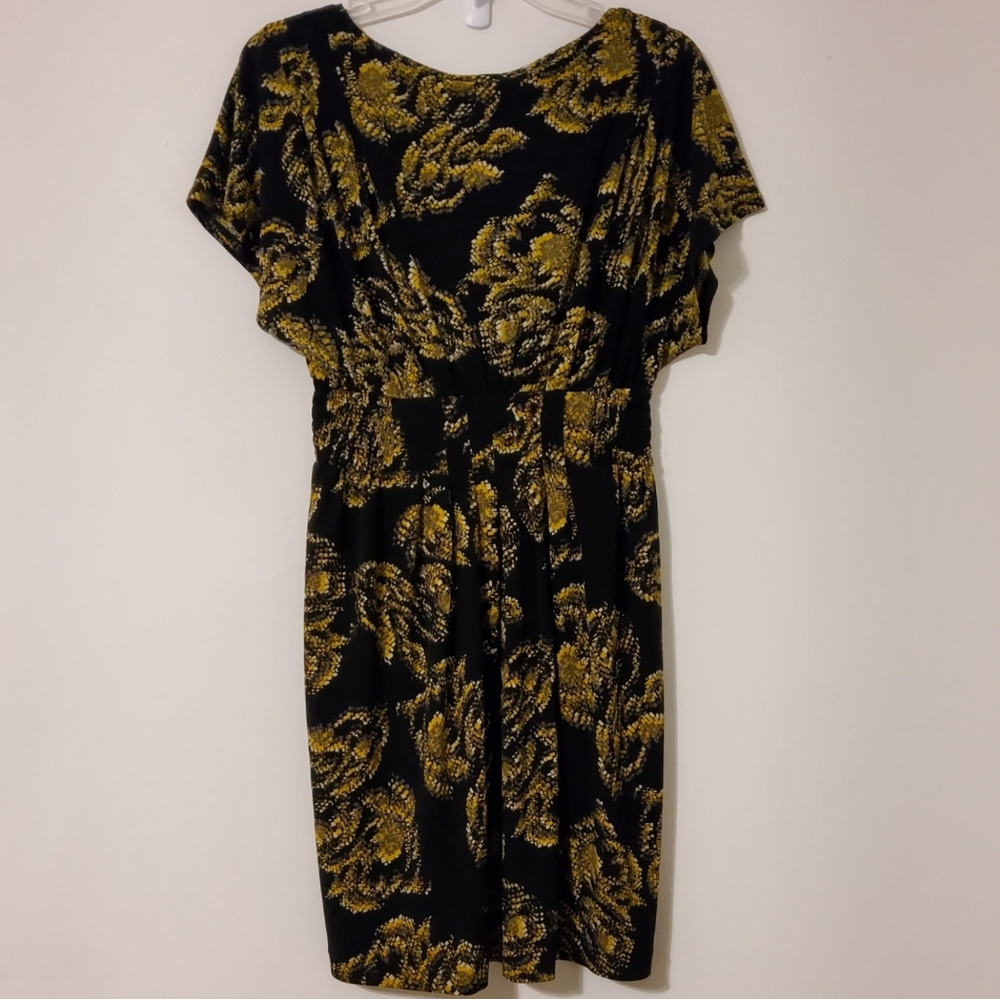 Elle Black and Gold Flutter Sleeve Smocked Pleated Sheath Dress - Picture 4 of 7